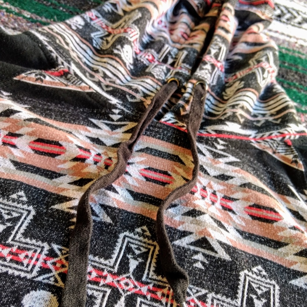 🎡 Beautiful Giant Garments Hoodie 🎡